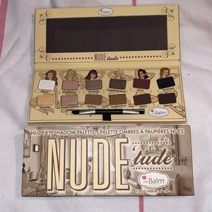 NUDE’tude eye shadow pallet